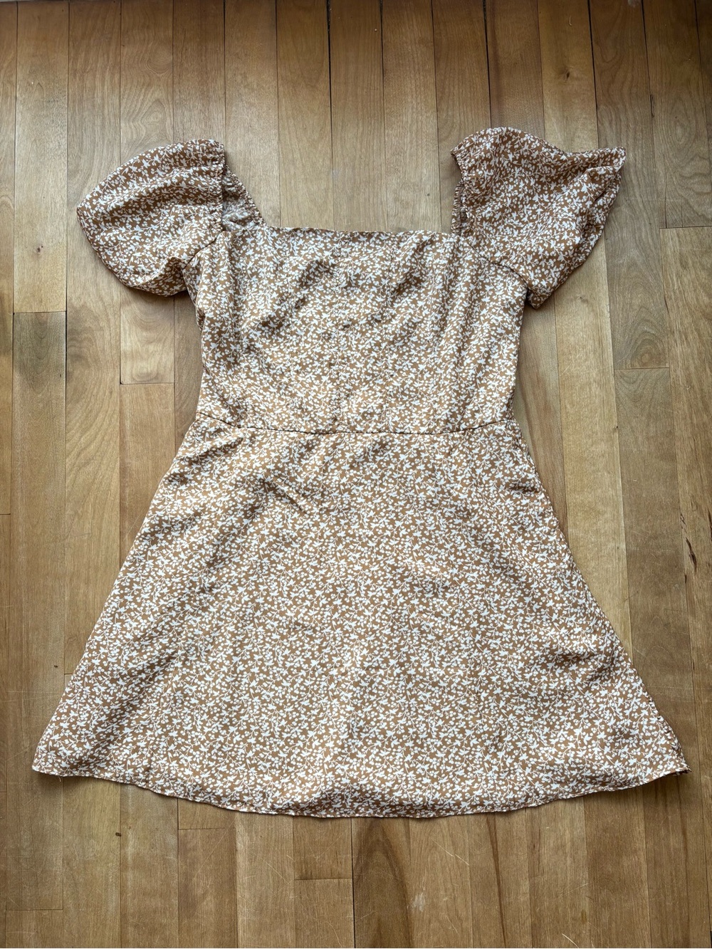 Abercrombie & Fitch Tan Smocked Dress with Subtle Cream Trim - Picture 2 of 7